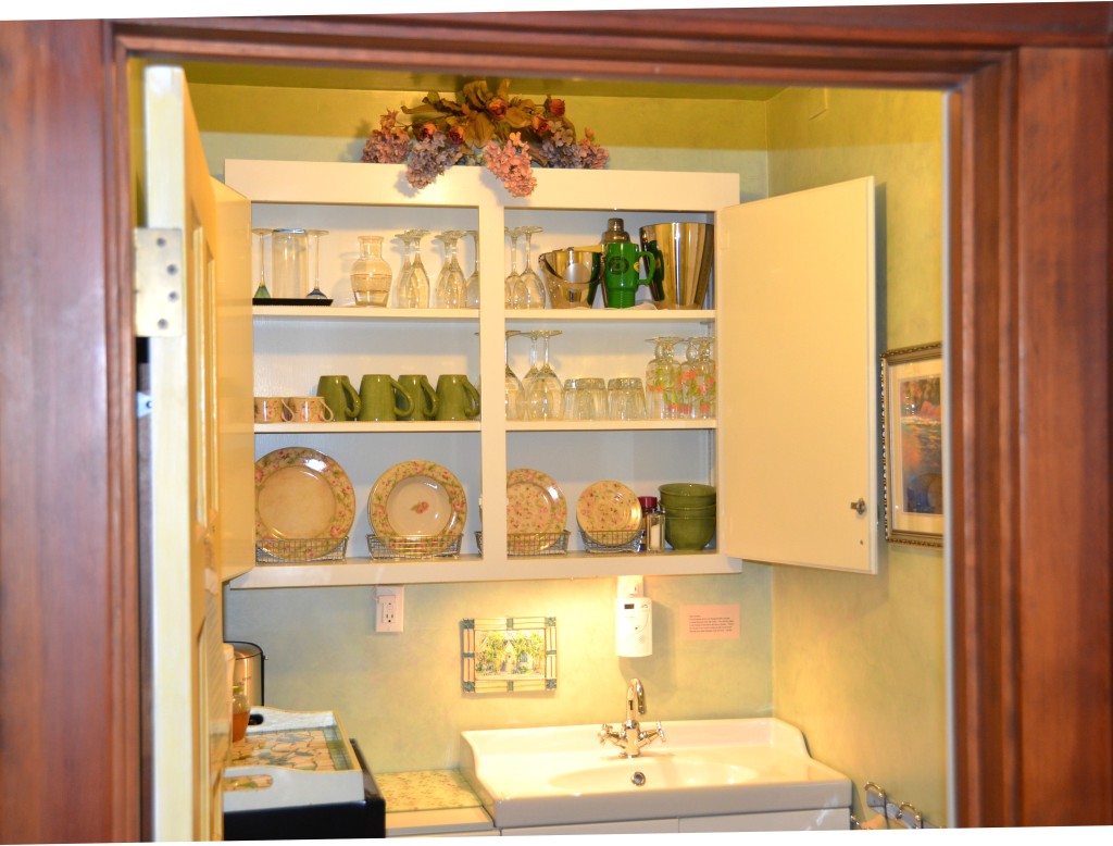 Rose Court Cottage Equipped Kitchenette
