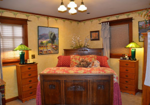 Rose Court Cottage Queen Bed